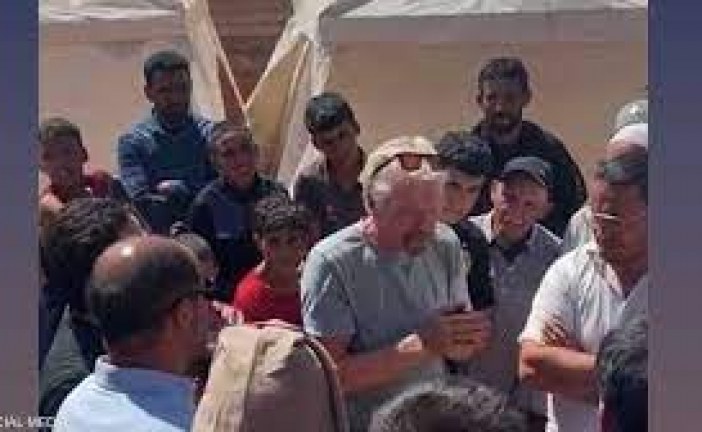 الملياردير البريطاني ريتشارد برانسون يقدم الدعم والمساعدة لضحايا زلزال الحوز