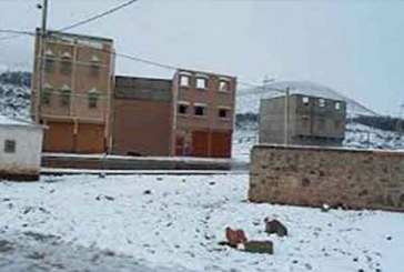 الثلوج تحاصر سكان القرى بتارودانت وتهددهم بالجوع