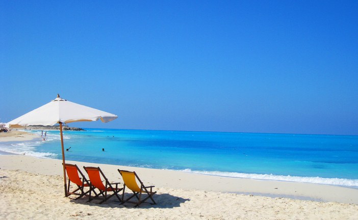 حسب بلاغ رسمي : نسبة جودة مياه الاستحمام بشواطئ المملكة المغربية انتقلت من 72%سنة  2002 إلى %97,9   2017.