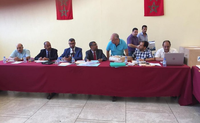 رئيس جماعة مكناس يترأس اجتماع فتح عروض التدبير المفوض لقطاع النظافة