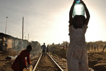 ملايين البشر حول العالم محاصرون في الفقر بسبب سوء الصرف الصحي ونقص مياه الشرب