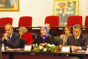 السيدة نزهة الوافي كاتبة  الدولة المكلفة بالتنمية المستدامة في زيارة ميدانية لإقليم الحاجب