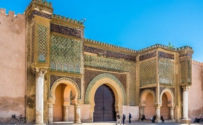 توصيات اليوم الدراسي الذي نظمته جماعة مكناس حول الإستراتيجية الثقافية بالمدينة رغم أهميتها  تبقى في غالبيتها فضفاضة وتتسم بعدم الدقة.