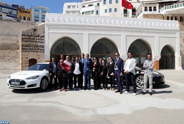 قافلة السيارات الكهربائية التي تنقل شعلة مؤتمر الأمم المتحدة حول المناخ تحط الرحال بطنجة
