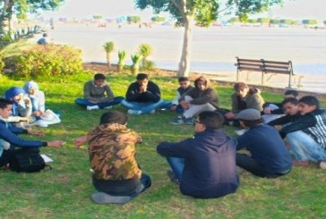 التضييق على “الفلسفة فالزنقة” يخرج أساتذة الفلسفة للاحتجاج أمام البرلمان