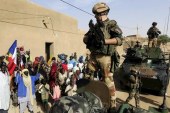 الانقلاب في مالي يختبر الانخراط العسكري الفرنسي بالساحل الإفريقي