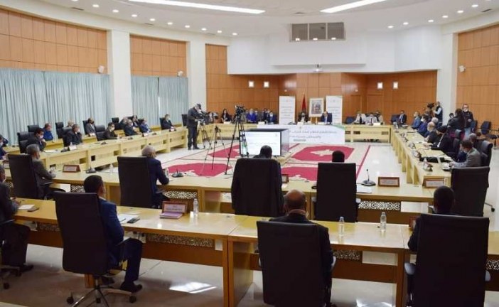 لقاء لاستعراض ما تقدم  من مشاريع في ميادين التعمير والاسكان بإقليم ميدلت