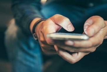 دراسة : استخدام الهاتف لـ 17 دقيقة يوميا يزيد من خطر الإصابة بالسرطان