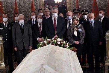 وزير الدفاع الإسرائيلي بيني غانتس يزور ضريح محمد الخامس بالرباط