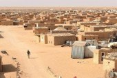 عمر زنيبر: النظام الجزائري يحتجز بالقوة سكان مخيمات تندوف