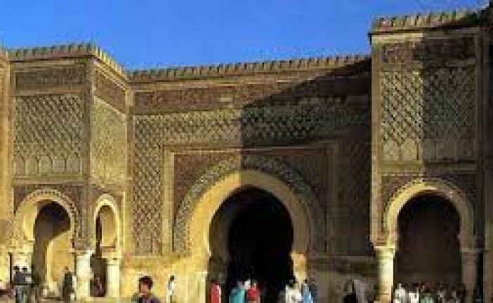مستشارون يستعملون وسائل التواصل الاجتماعي لايصال مطالب احيائهم.