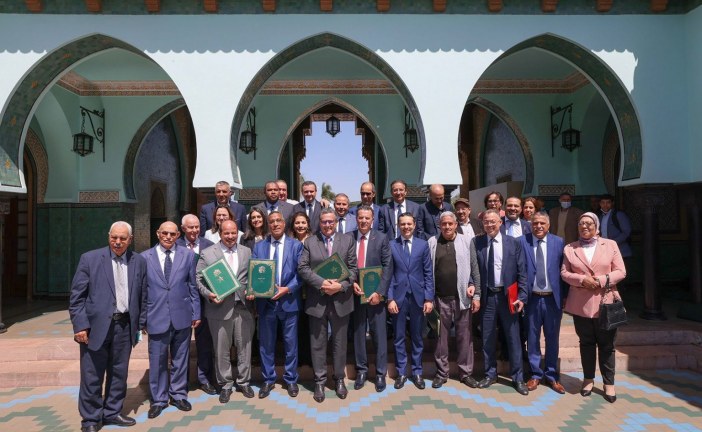 حكومة أخنوش تراهن على “مأسسة” الحوار الاجتماعي لتحقيق “الهدنة” مع النقابات