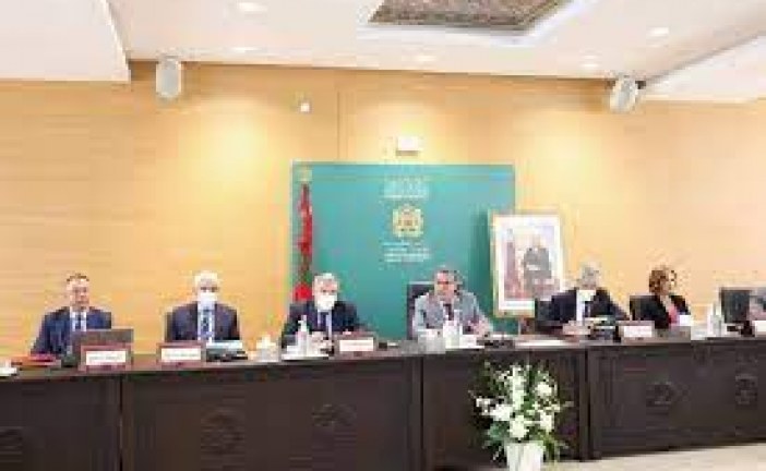 أخنوش يجتمع برؤساء غرف الفلاحة ورؤساء غرف الصناعة التقليدية