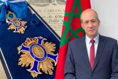 العاهل الإسباني يوشح مصطفى بوسمينة بوسام صليب الاستحقاق المدني