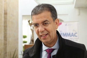 وفد وزارة الاتصال يصفع السفير الجزائري في الكويت ويجعله مسخرة وأضحوكة أمام العرب