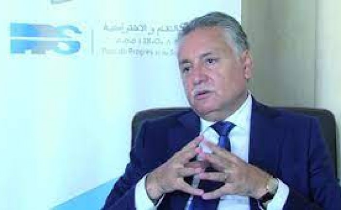 محمد نبيل بنعبد الله الأمين العام لحزب التقدم والاشتراكية:اعتبر ما سُمِّيَّ باللجنة المؤقتة لتسيير شؤون قطاع الصحافة والنشر، بكارثةٌ حقيقية “تنطوي على محاباةٍ فاضحة”