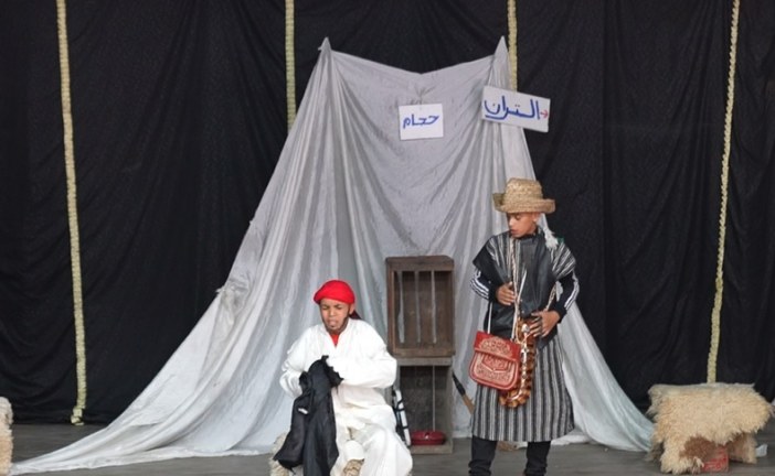 مسرحية الدوار تحتفي باليوم الوطني للمسرح.
