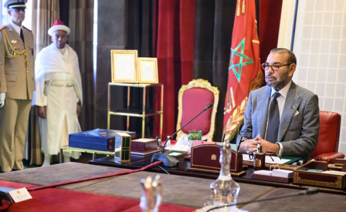 جلالة الملك يترأس جلسة عمل لإعادة البناء والتأهيل العام للمناطق المتضررة من الزلزال