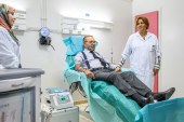 زلزال الحوز: جلالة الملك يتفقد المصابين ويتبرع بالدم