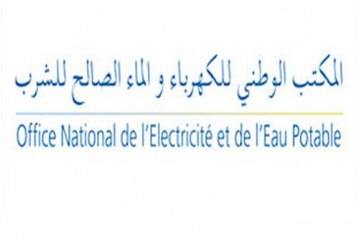 انقطاع التيار الكهربائي عن الملعب الكبير لفاس: المكتب الوطني للكهرباء والماء الصالح للشرب لا يتحمل أي مسؤولية لأن الملعب غير مزود بالشبكة الكهربائية للتوزيع التابعة له(بلاغ توضيحي)