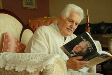 قيدوم الإذاعيين المغاربة محمد بنددوش.. في ذمة الله