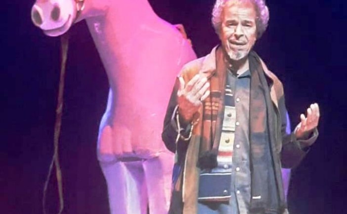 مهرجان بني عمار  يحتفي بالحمار  في مسرحية “بودهوار”  لعبد الحق الزروالي