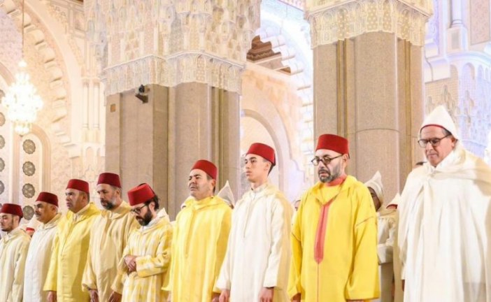 أمير المؤمنين يترأس بمسجد الحسن الثاني حفلا دينيا إحياء لليلة القدر المباركة