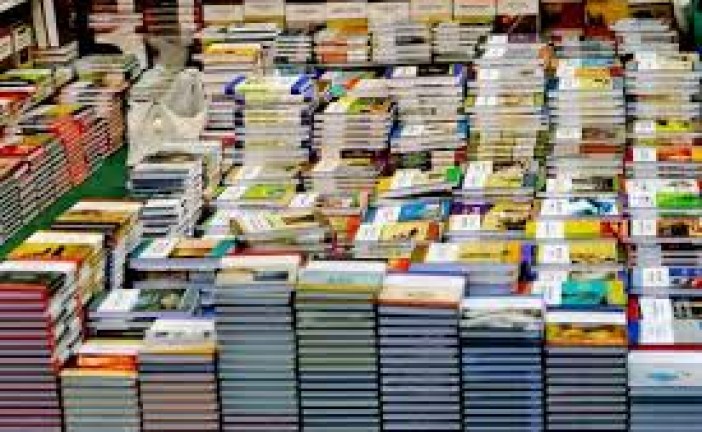 رابطة الكتبيين بالمغرب تدعو إلى التصدي لظاهرة البيع العشوائي للكتب المدرسية