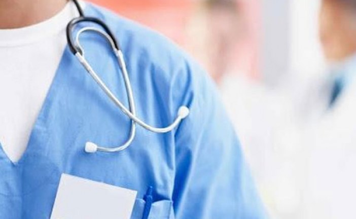 الحكومة تعلن زيادة ألف درهم في أجور الممرضين وتقنيي الصحة
