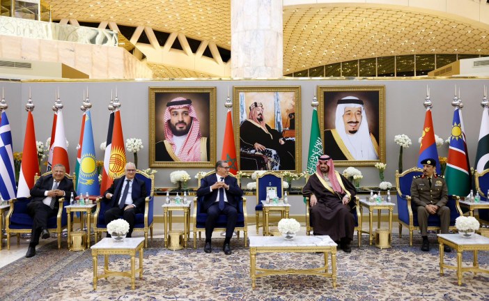عزيز أخنوش يمثل جلالة الملك في قمة “المياه الواحدة” في الرياض