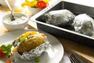 خبراء تغذية يحذرون من استخدام ورق الألومنيوم في تخزين الطعام
