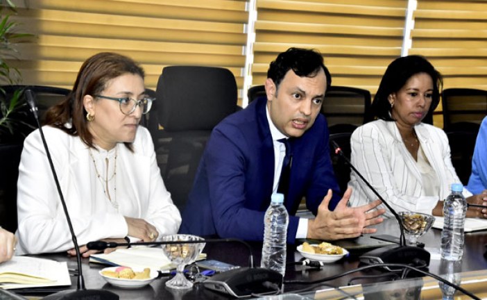 الحكومة تعلن استعدادها القيام بتعديلات جوهرية لمشروع قانون الإضراب