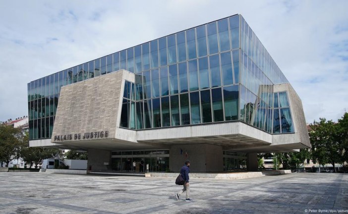 فرنسا تحاكم مؤثر تيك توك جزائرياً بتهمة التحريض على الإرهاب