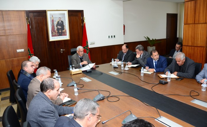 في إطار الاستعدادات للمعرض الدولي للفلاحة بالمغرب في دورته السابعة عشرة:السيد عبد الغني الصبار عامل عمالة مكناس،يعقد  اجتماعا تحضيريا حول تنظيم هذا الملتقى.