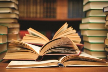 وزارة الثقافة تطلق عملية الترشيح للإستفادة من دعم مشاريع النشر والكتاب دورة 2025