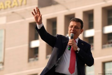 القضاء التركي يأمر رسميا بحبس رئيس بلدية إسطنبول المعارض