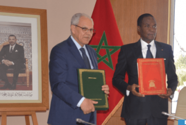 عبد اللطيف لوديي يستقبل الوزير المنتدب لدى رئاسة جمهورية الكاميرون المكلف بالدفاع