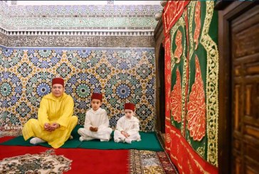 الأمير مولاي رشيد يزور ضريح المولى إدريس بمناسبة ختان الأميرين مولاي أحمد ومولاي عبد السلام