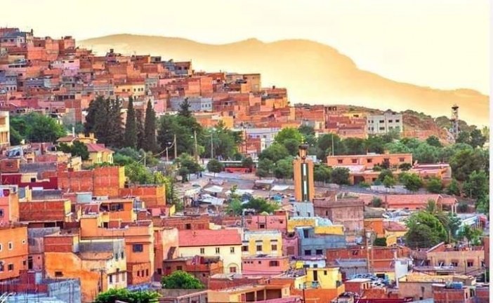مشكل الماء الصالح للشرب يخرج ساكنة القباب الى الشارع