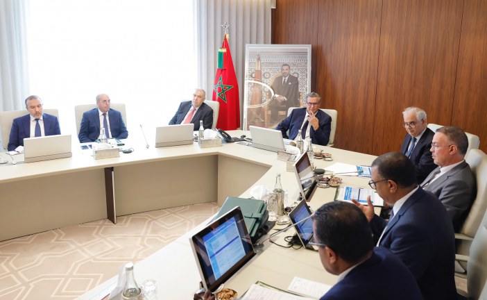 رئيس الحكومة يترأس اجتماعا للجنة قيادة البرنامج الوطني للتزويد بالماء الشروب ومياه ‏السقي