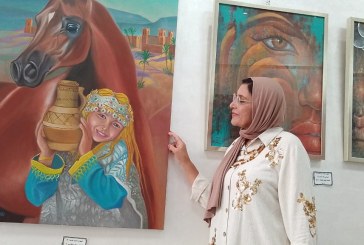 الفنانة نعيمة زمرو: لوحاتها رسالة نبيلة في حب الفن والهوية والانتماء المغربي