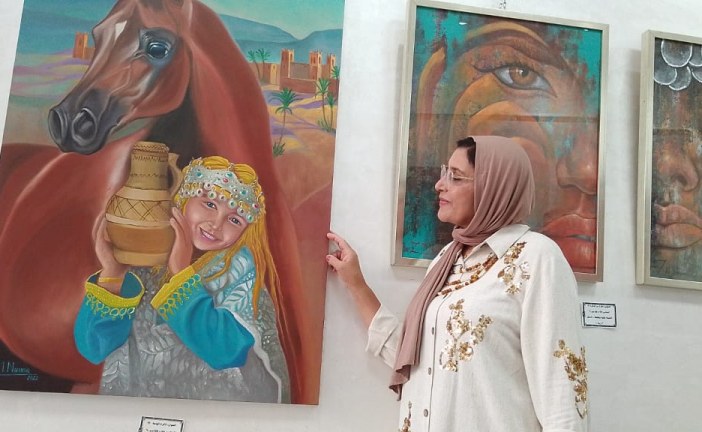 الفنانة نعيمة زمرو: لوحاتها رسالة نبيلة في حب الفن والهوية والانتماء المغربي