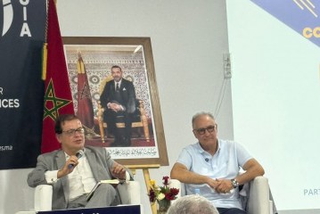 جامعة ابن رشد الدولية تفتتح باب النقاش حول الذكاء الاصطناعي في المغرب.