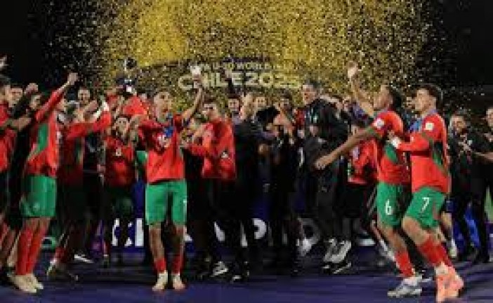 فرحة عارمة بشوارع وساحات المدن المغربية احتفاء بتتويج أشبال الأطلس بكأس العالم