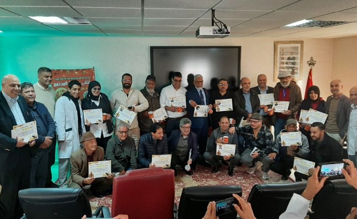 المخرج عمرو علي يتوج بالجائزة الكبرى لملتقى سينما المجتمع ببئر مزوي خريبكة