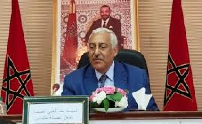 عمالة مكناس : حفل توزيع 3سيارات لنقل الاموات وسيارة للاسعاف ( بلاغ)