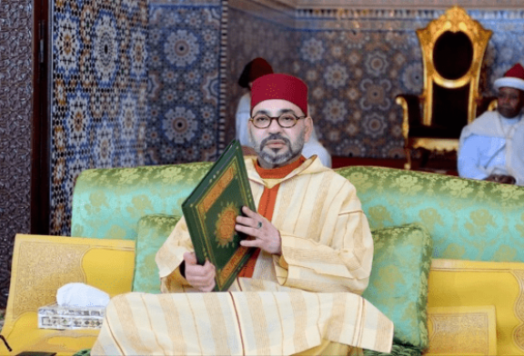 أمير المؤمنين يأمر بفتح المساجد المشيدة أو المعاد بناؤها أو المرممة في وجه المصلين مع بداية شهر رمضان