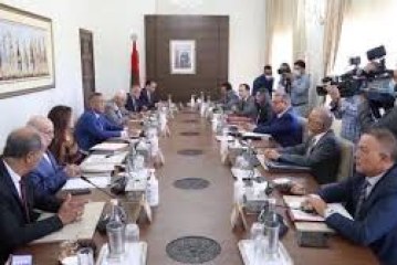 خلافات الحكومة والنقابات تؤجل حوار إصلاح التقاعد