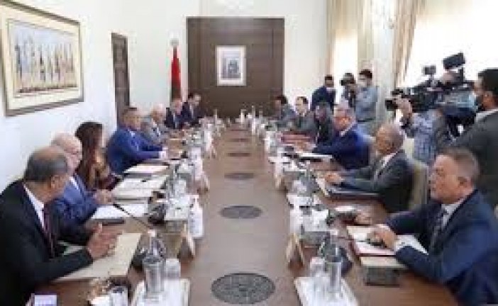 خلافات الحكومة والنقابات تؤجل حوار إصلاح التقاعد