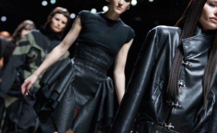 مصممون من مختلف أنحاء العالم يسلطون الضوء على الهوية المحلية ضمن فعاليات Moscow Fashion Week لعام